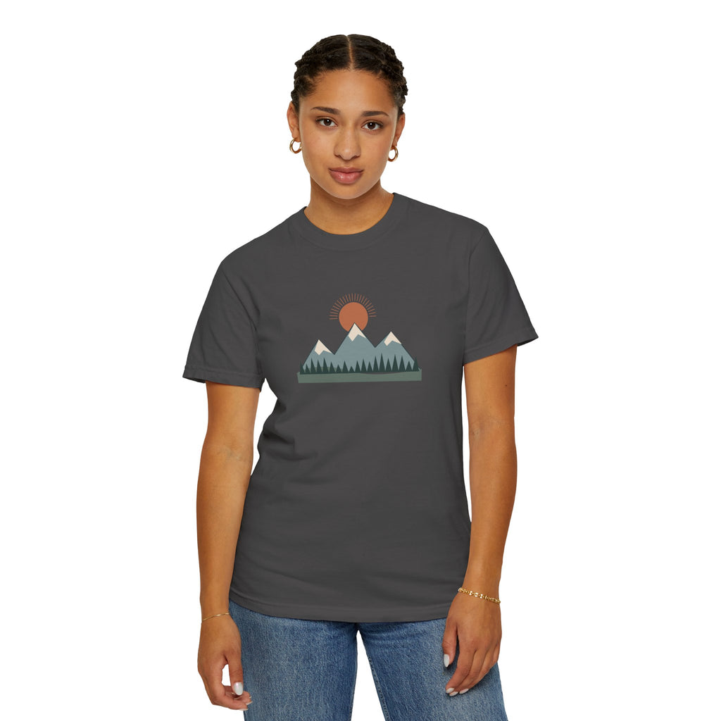 Vintage Mountain Sunset T-Shirt | Minimalist Nature Graphic Tee | Comfort Colors 1717