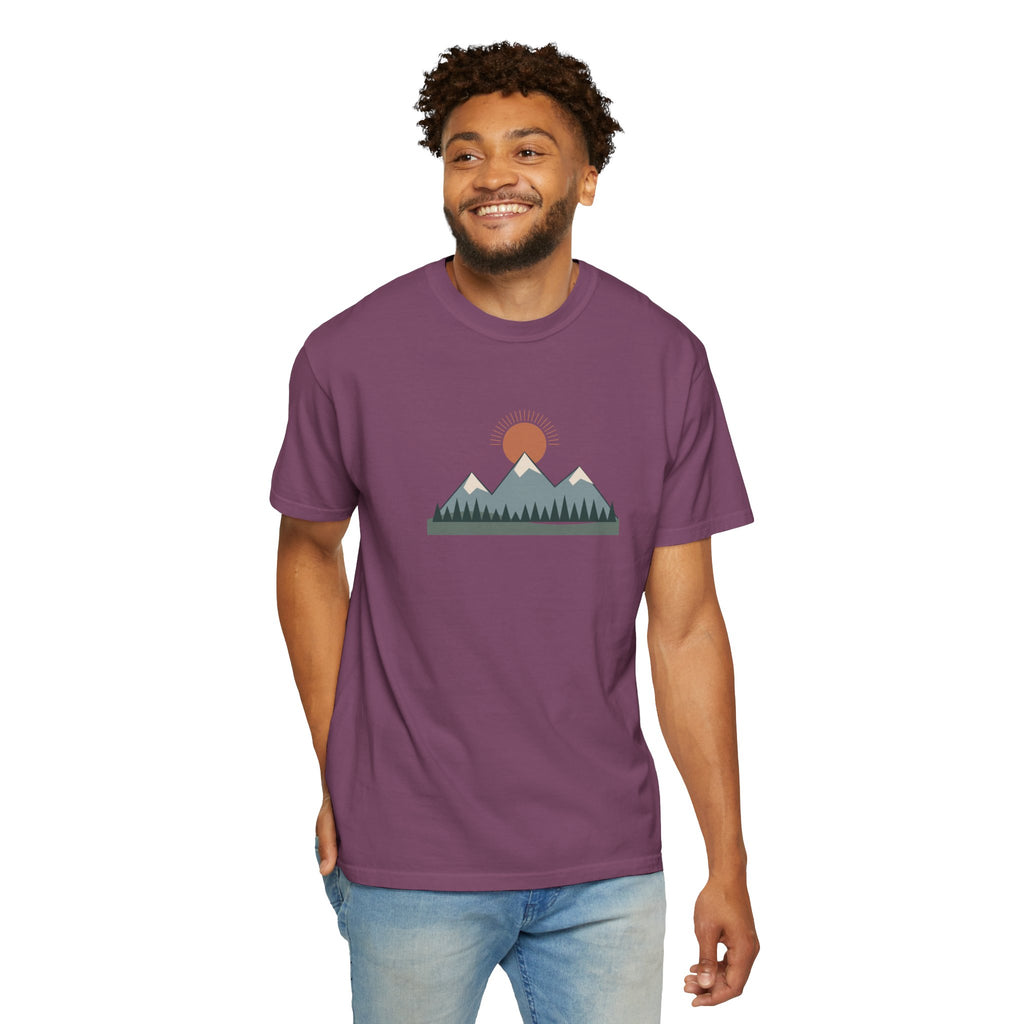 Vintage Mountain Sunset T-Shirt | Minimalist Nature Graphic Tee | Comfort Colors 1717