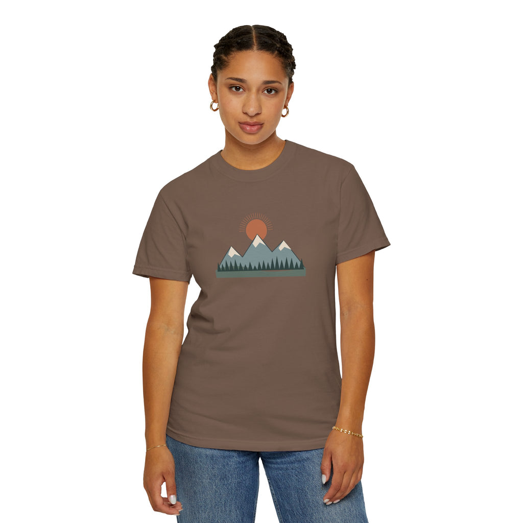 Vintage Mountain Sunset T-Shirt | Minimalist Nature Graphic Tee | Comfort Colors 1717