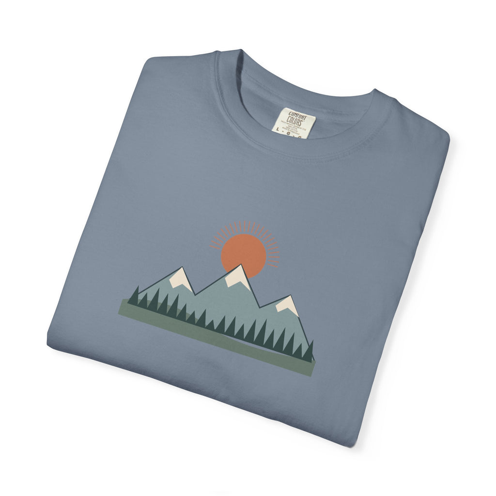 Vintage Mountain Sunset T-Shirt | Minimalist Nature Graphic Tee | Comfort Colors 1717