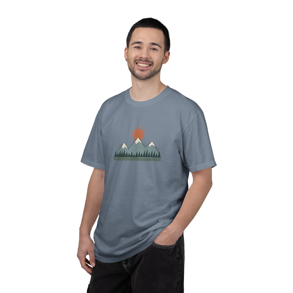 Vintage Mountain Sunset T-Shirt | Minimalist Nature Graphic Tee | Comfort Colors 1717