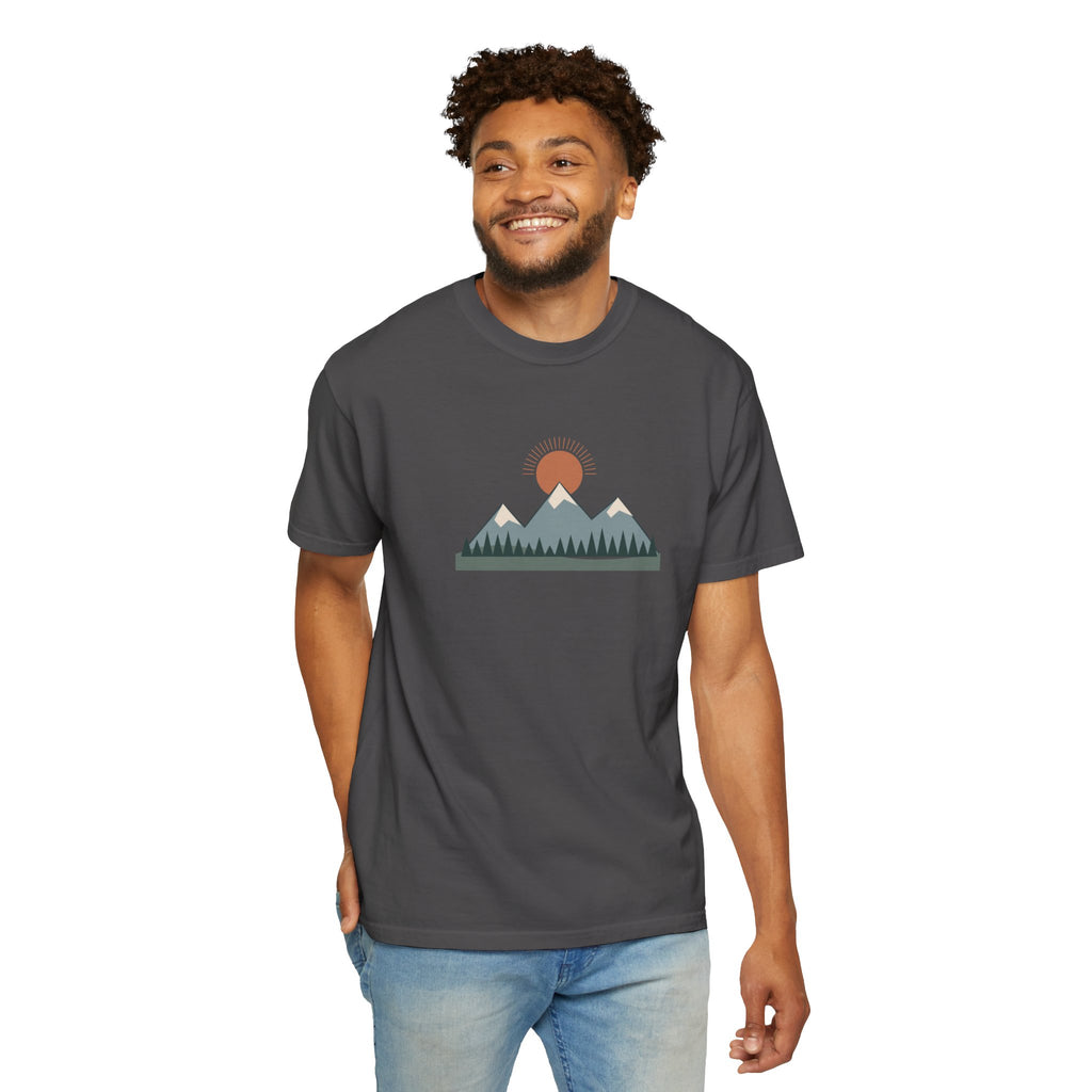 Vintage Mountain Sunset T-Shirt | Minimalist Nature Graphic Tee | Comfort Colors 1717