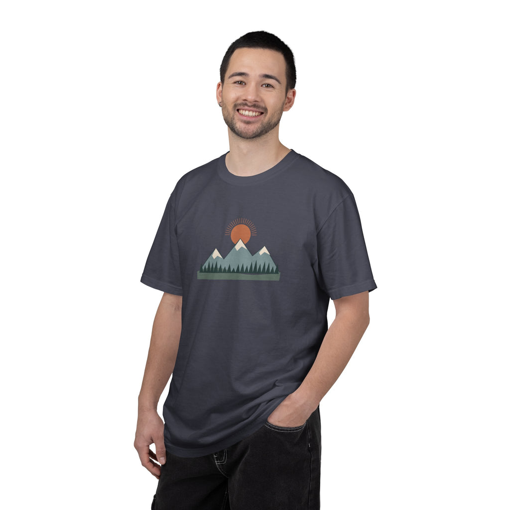 Vintage Mountain Sunset T-Shirt | Minimalist Nature Graphic Tee | Comfort Colors 1717